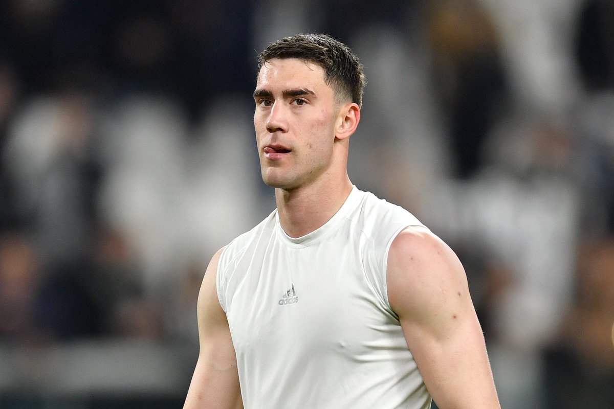 Understand Chelsea have currently no intention to include Dušan Vlahović in swap deal for Romelu Lukaku despite Juventus proposal 🚨🔵🇷🇸 #CFC

Chelsea respect Vlahović but working closely with Lukaku on an exit — Europe now or Saudi in September.