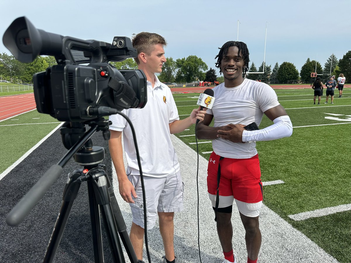 Senior slot CJ Jefferson speaks to the media after practice this morning!