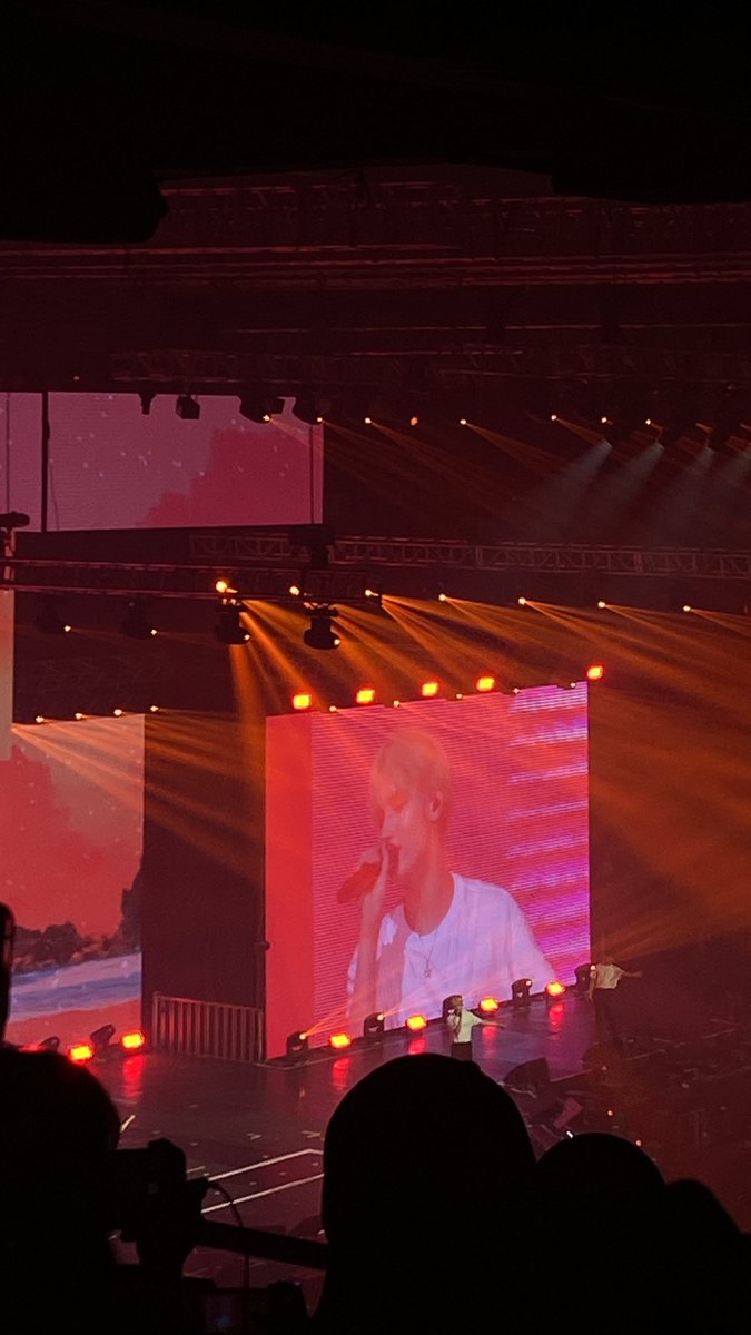 jminst's tweet photo. aesthetically pleasing.. cantik banget konsernya 🥹✨#TXT_ASM_JAKARTA #TXT_ASM_TOUR https://t.co/2XbALTnWHK