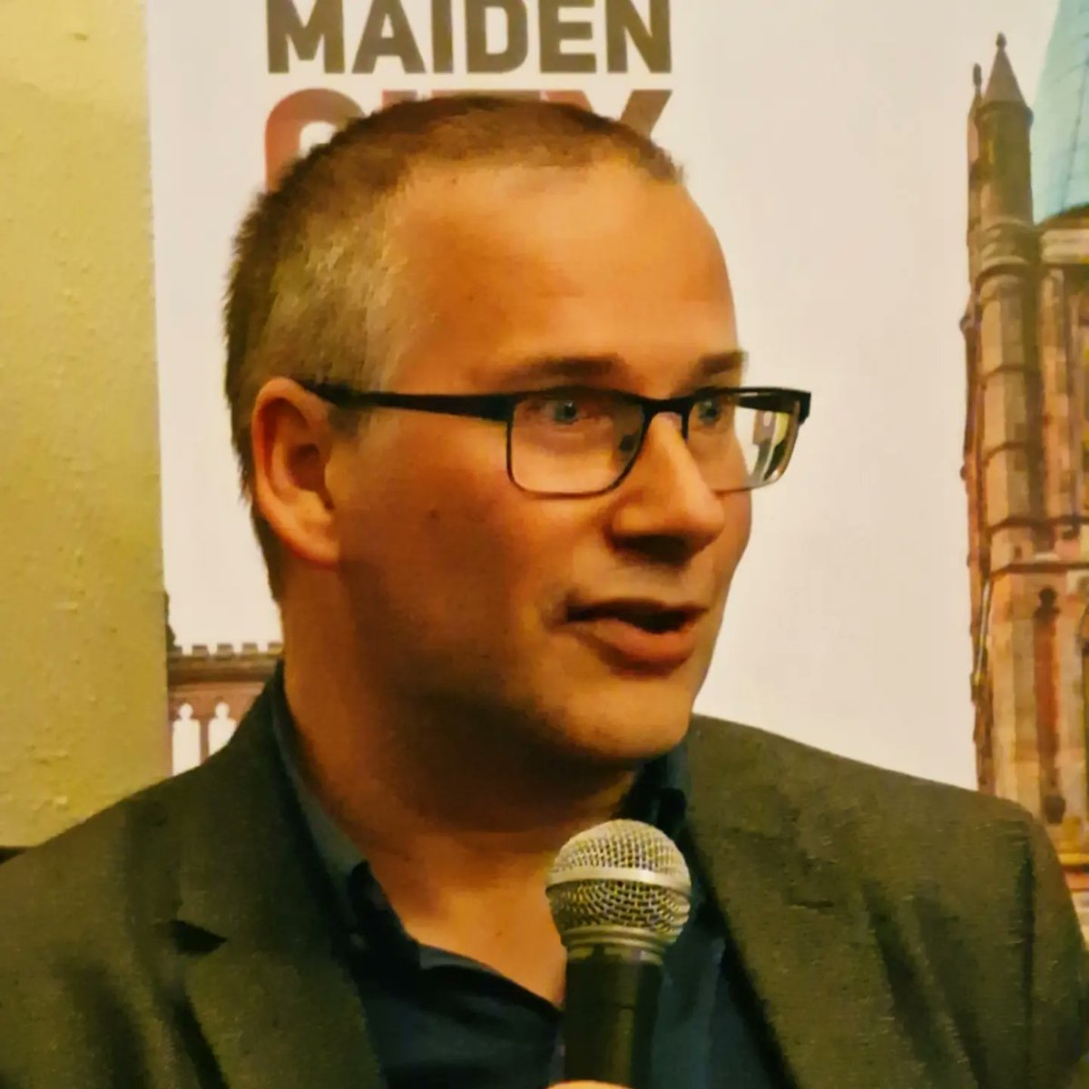 fobakesbadly's tweet photo. Tonight, as part of the Maiden City Festival, we had the delightful pairing of Tim McGarry and Dr. David Hume diving deep into the period of the siege and the ever-controversial Lundy. @Tim_Mc_Garry
@UlsterScotsAgen
#MaidenCityFestival #TimMcGarry #DrDavidHume https://t.co/8DQIGgsc7u