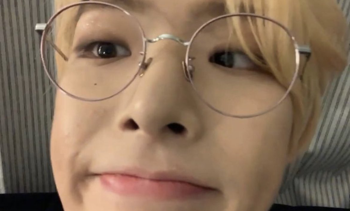 songmingis's tweet image. copying oomf :3 
looking for interactive moots  🦦 

— she / her, '00 liner 
— not new to #stantwt &amp;amp; #kpoptwt
— no minors / +18 only
— want some friends who are atiny/moa/shawol/zerose/once !!
— not required but US based would be a plus 🫶🏼

↻ / ♡ to be moots 😽