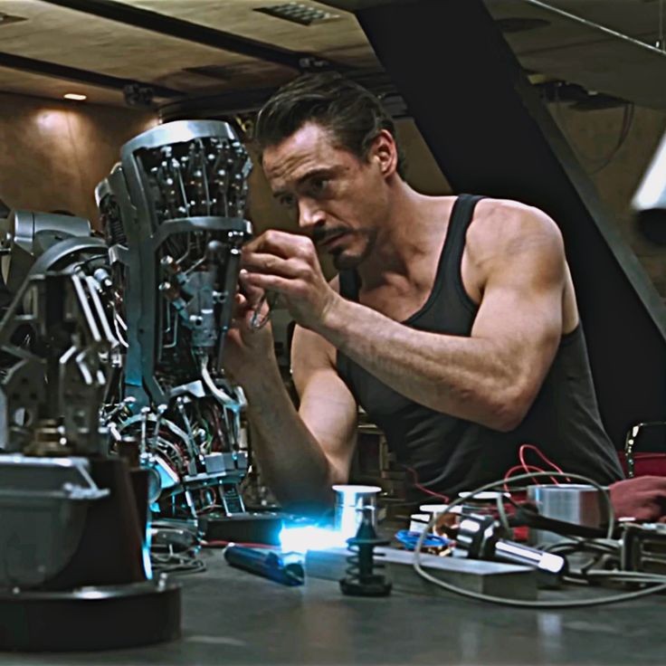 tonyapologist's tweet photo. the mechanic https://t.co/GW53LKwQdY