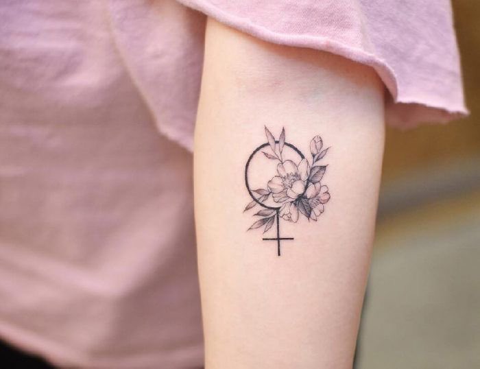 Venüs bereketi aşkı parayı temsil eder. ♎️♉️ Boğa ve terazi burcunun doğal gezegenidir. Venüs sembolü ile hayatınıza aşkı ve parayı çekmeniz olası.