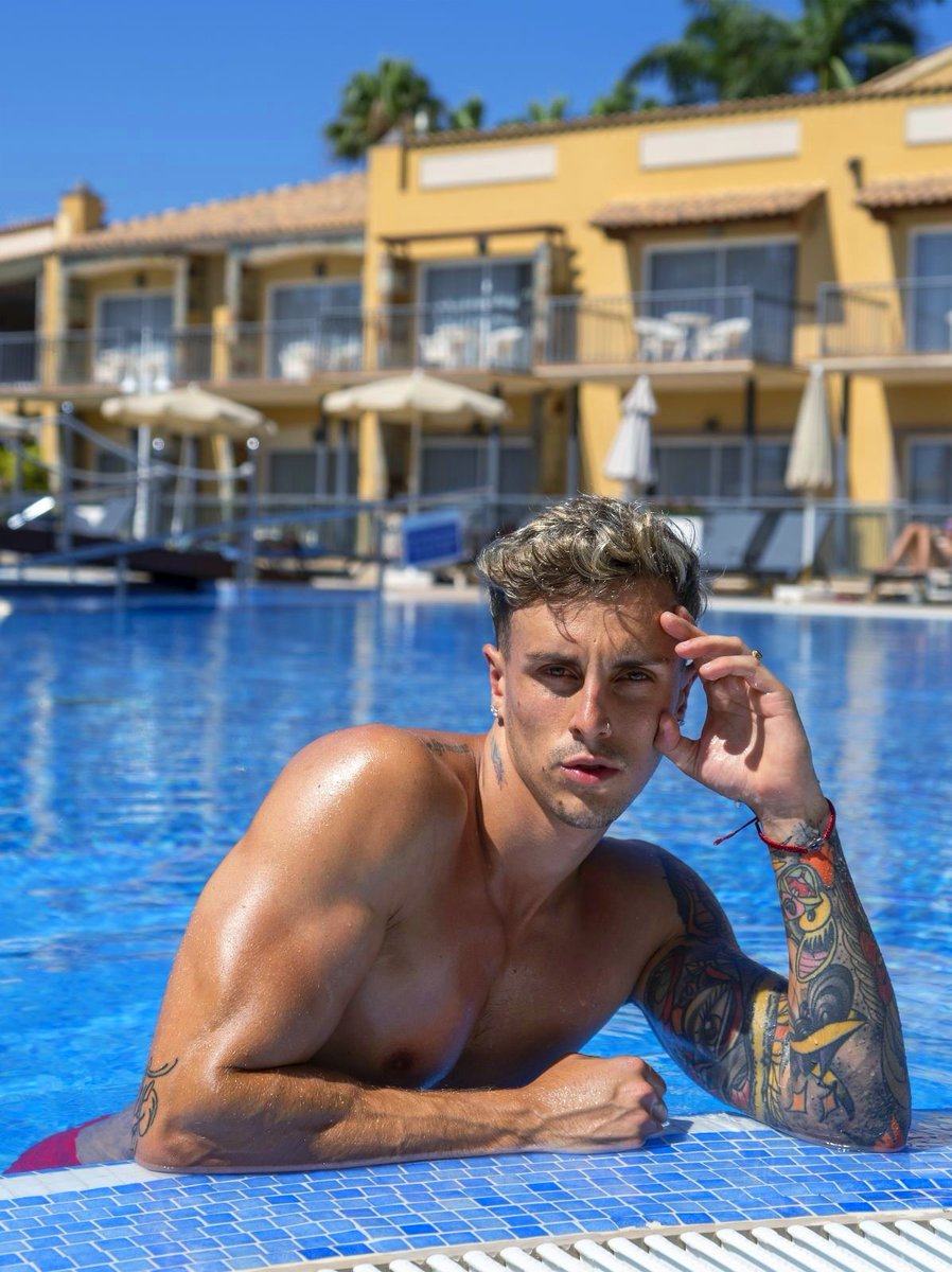 By the pool with <a href="/JaviHL10/">Javier</a> 
📸 <a href="/MDZmanagement_/">MalePhotography in MASPALOMAS - Gran Canaria</a>