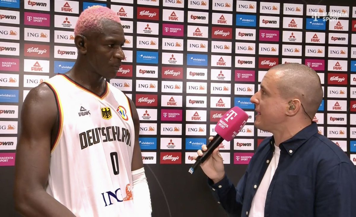 dirk_adam's tweet image. Wenn ich Haare hätte, würde ich sie mir so färben. 💖😉 #Bonga #DBBTeam @BenniZander @DBB_Basketball