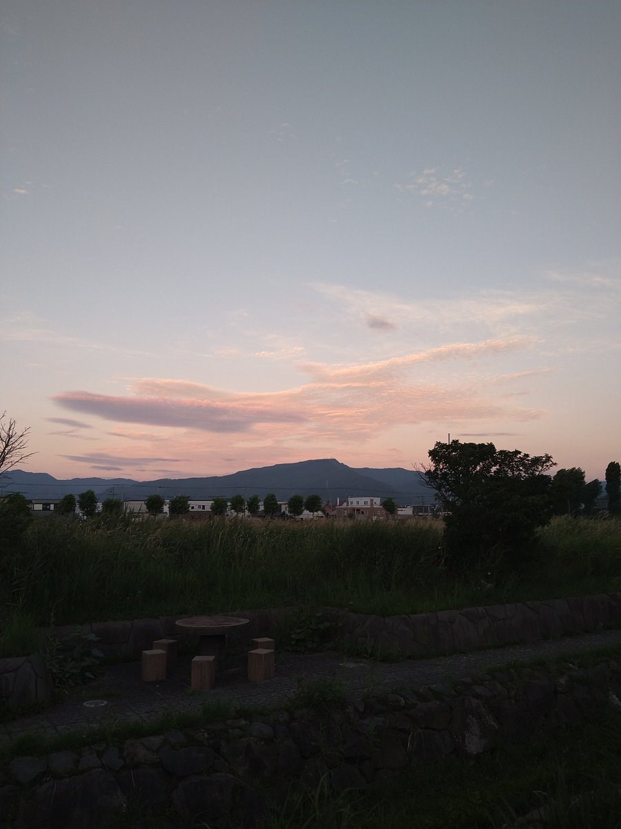 oyaji14's tweet photo. 朝散歩　北海道＼(^o^)／ https://t.co/rrXrW2Wkco