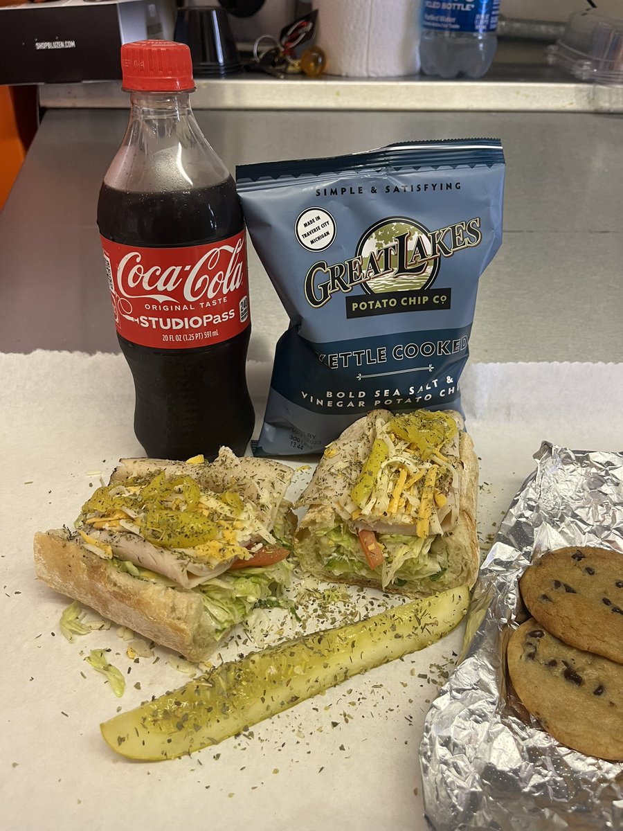 #5 Turkey Combo here. PERFECT combo when you’re on the go or when it’s too hot to eat heavy. Get that order in and we’ll have you ready when you arrive.

Open until 7p. 

#grinderseason #extendedhours #clickandorder

greatlakesgrinders.com