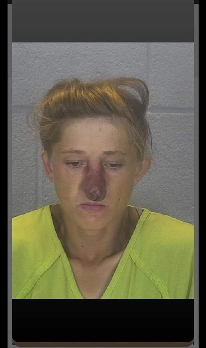 wokevideo's tweet image. Them Folding Chair hits hard! 🤯