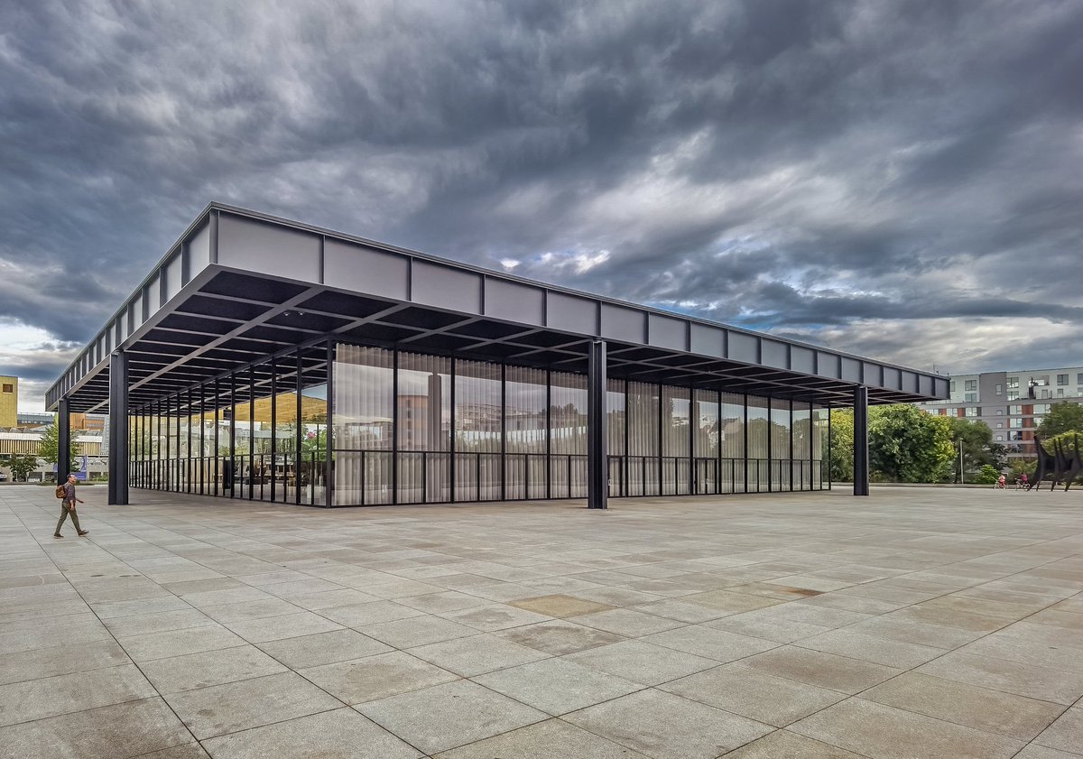 Neue Nationalgalerie Heute war der Nachmittag trocken und das musste mit einem ausgiebigen Spaziergang ausgenutzt werden ☕ #berlin #visitberlin #ihaveathingswithberlin #photography