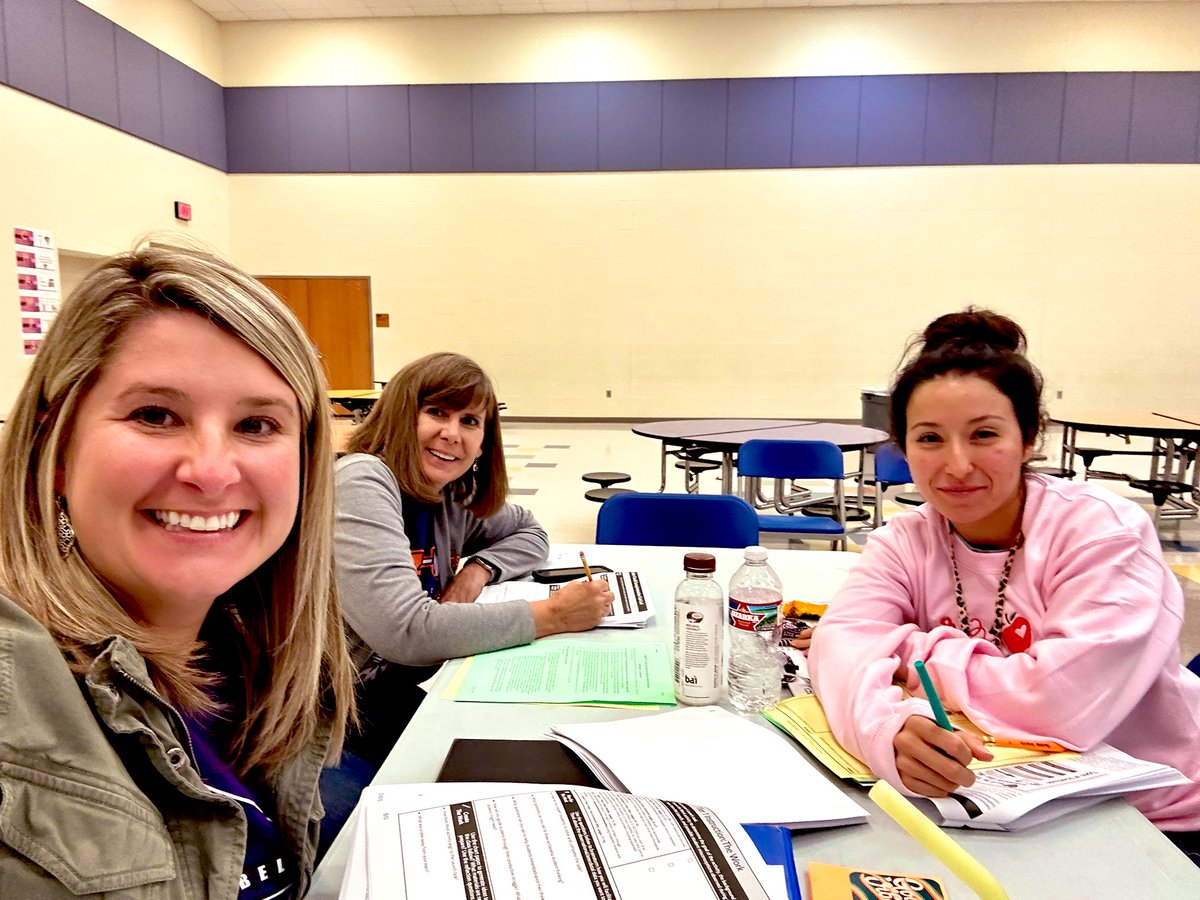 JacNicAnderson1's tweet photo. South Belt Elementary 4th grade team learning and applying Launch, Work #pisdmathchats @PISDELEMSS @PISDESMath https://t.co/Opmim04HCJ