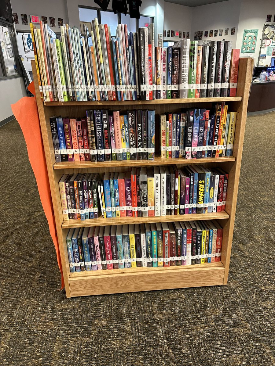 Quijas_PHHS's tweet photo. Come celebrate #NationalBookLoversDay at your #PHHSLibrary with these new books that arrived over the summer. #RISE #SISD_Libraries #LibraryBrags https://t.co/fMD3XVODKK