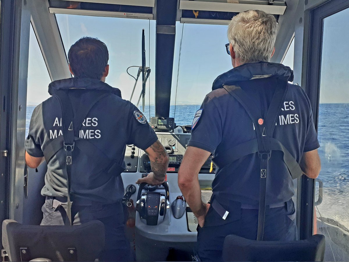 Premarmed's tweet photo. #ActionÉtatEnMer | Opération #SécuritéMer par moyens coordonnés par #DDTM66 sous autorité @Premarmed sur littoral Pyrénées-Orientales :
➡️ Prévention
➡️ Sensibilisation
➡️ Contrôles
11 infractions relevées, notamment vitesse excessive.
#PrudenceEnMer
#UrgenceEnMer196 ☎️ https://t.co/BNYGCaDeAA