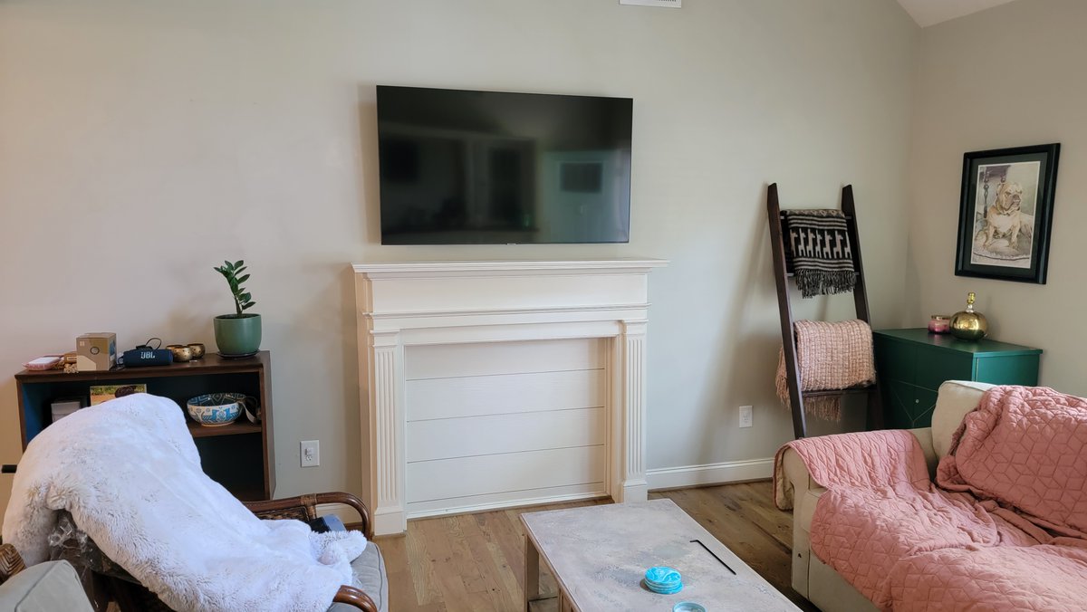 GrandCentralAV's tweet photo. Today's TV install over a dummy fireplace. https://t.co/m6bm6WJfHs #tvinstall #fireplace #technology #service #decor #tvinstallation https://t.co/blKMLyaNHN