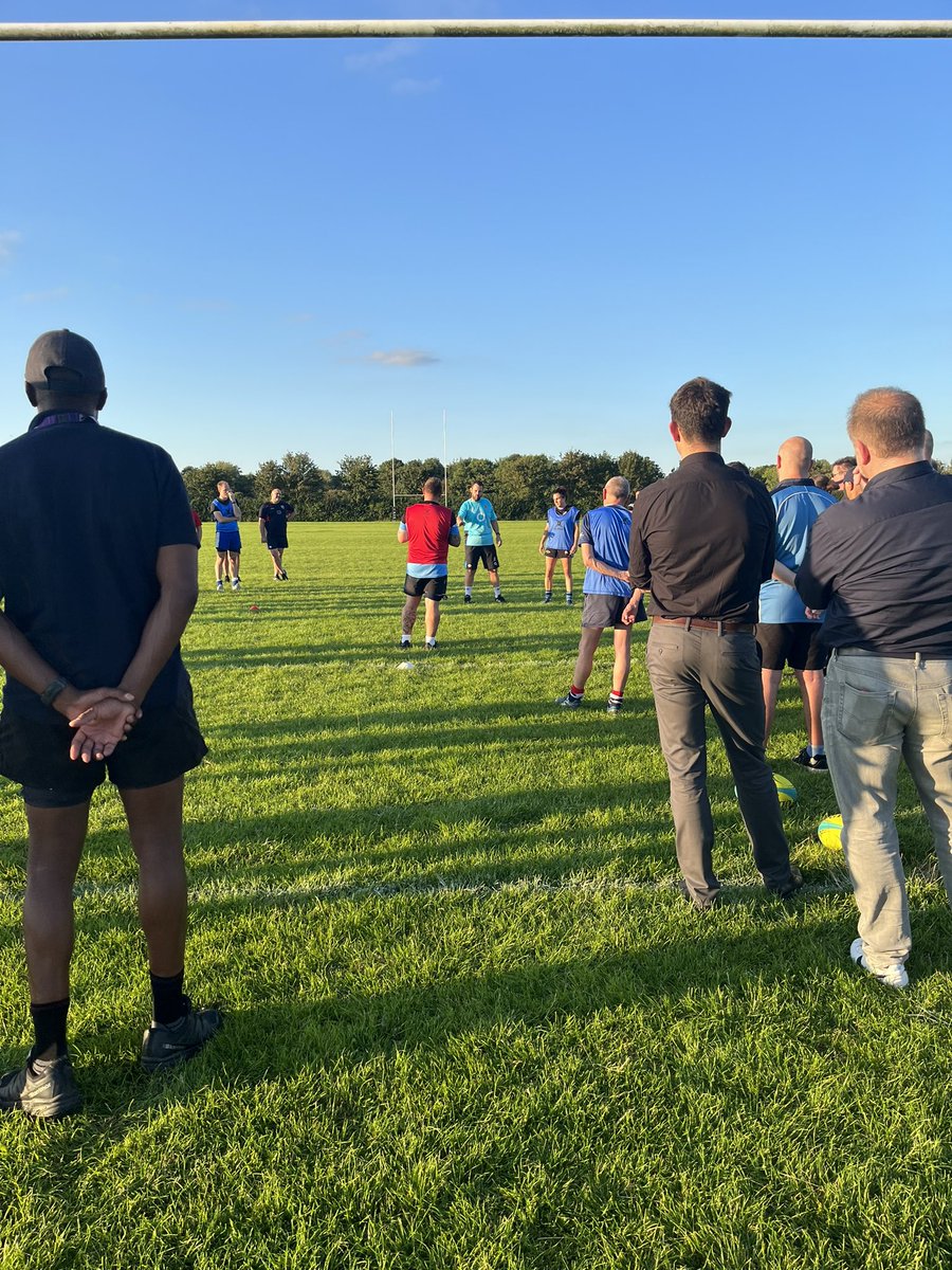 Fantastic attendance <a href="/WitneyRFC/">Witney RFC</a> tonight for the <a href="/RFU_GameDev/">RFU Game Development</a> Tackle Height session. Brilliantly delivered by <a href="/nicholasgtodd/">Nick Todd</a> @DaveLarham &amp; <a href="/OxfordshireRFU/">Oxfordshire RFU</a> referees. <a href="/KYBOEngland/">Keep Your Boots On</a> <a href="/RFUSouthWest/">RFU - South West</a> <a href="/rfuclubsupport/">@RFUClubSupport</a>