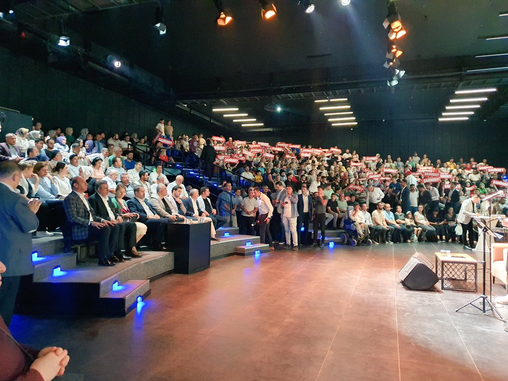 Abdlkadirs27's tweet photo. @sahinbeybel başkanım @mtahmazoglu'nun organize ettiği 
AK Parti Genel Başkan Yardımcımız ve AR-GE ve Eğitim Başkanımız Mustafa Şen'in konuşmaları ve vatandaşlarımızın coşkusuyla Türkiye Yüzyılı Gençlik Buluşması gerçekleştirdik.

Değerli @mustafasenbd'e
katılımlarından ve harika sunumlarından dolayı teşekkür ediyorum.

Yeni #TürkiyeYüzyılı'nı hep birlikte şahlandıracağız.👍🏻

📍#Şahinbey Kongre Ve Sanat Merkezi

#Gaziantep @muratcetin27