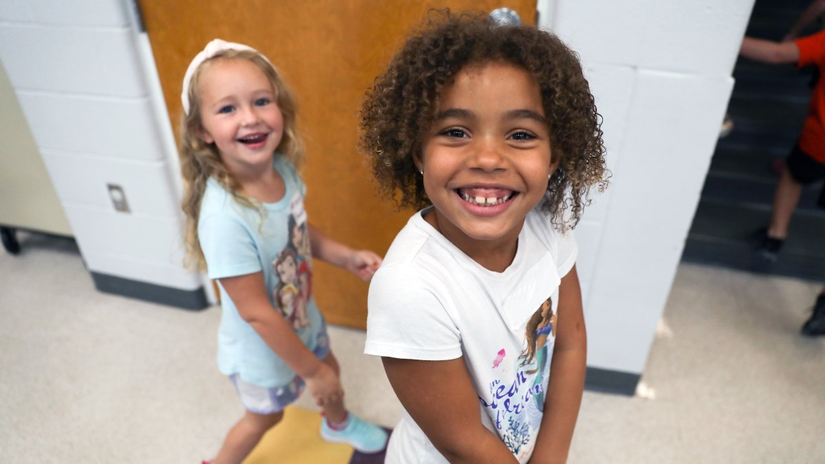 KearneyMOEdu's tweet photo. The Class of 2036 got some pre-season training today during Kindergarten Jumpstart at our elementary schools! This was a chance for them to meet their teachers, familiarize themselves with the buildings and gain some experience with the class day. #unleashedpotential https://t.co/b95THk7Jwp