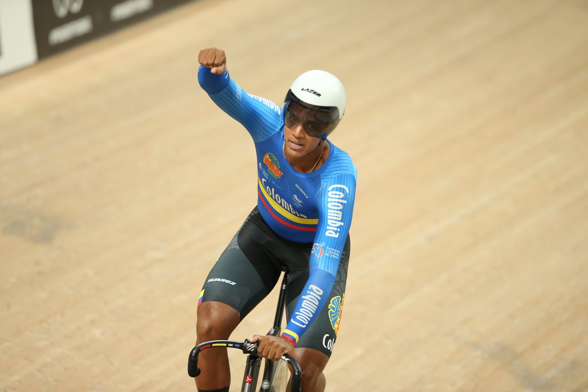 OlimpicoCol's tweet photo. 🥇 ¡Kevin Santiago Quintero, Campeón Mundial en #Glasgow2023! ⚡️

🌈 El ciclista colombiano, Kevin Quintero, se coronó campeón de la prueba de keirin masculino con un tiempo de 10.228.

🥇 Kevin Quintero (COL) 
🥈 Mathew Richardson (AUS) 
🥉 Shinji Nakano (JAP)

📸 @UCI_cycling https://t.co/c7VYEzKTiz