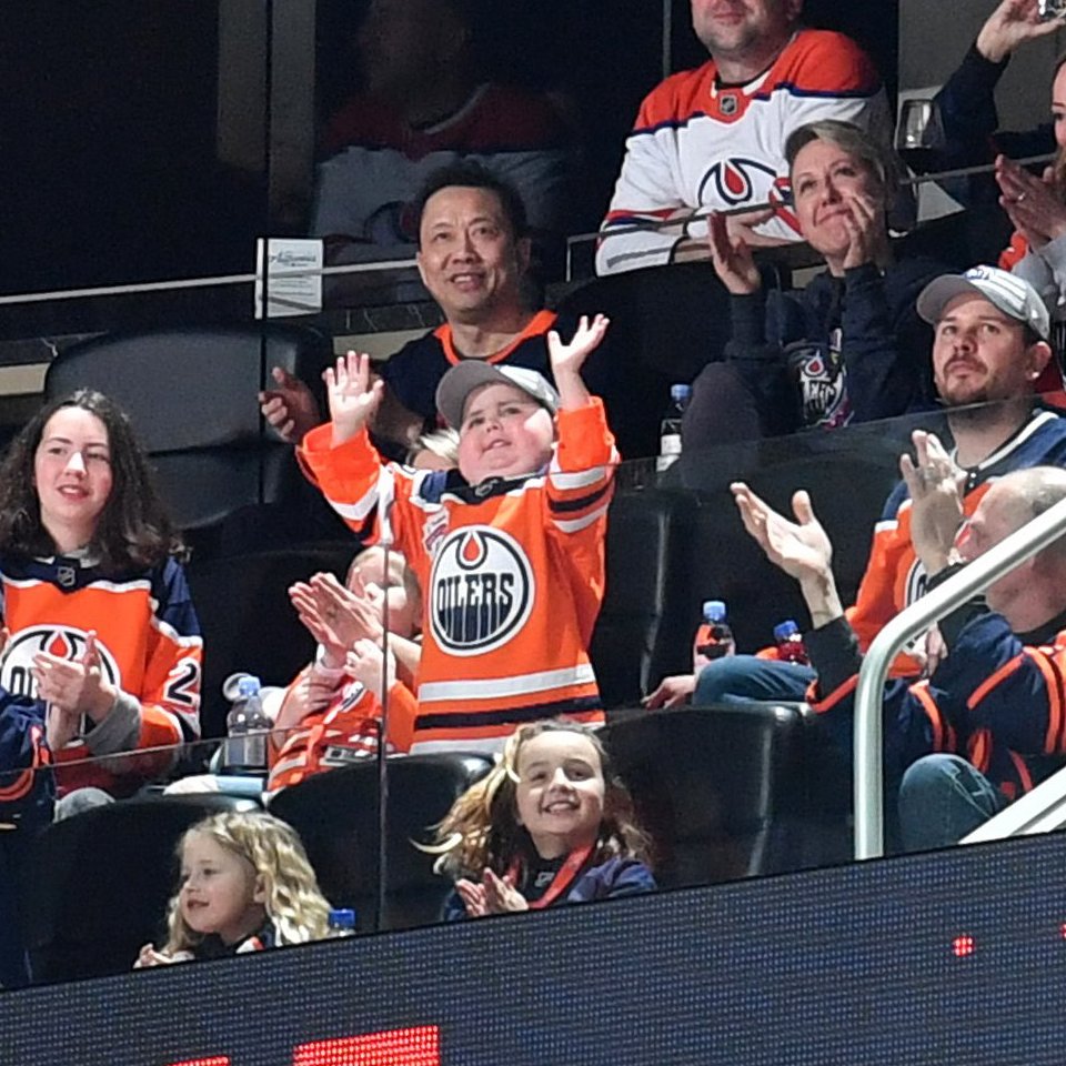 EdmontonOilers's tweet photo. One year without our buddy Ben. Thinking about all of the amazing memories today 💙🧡 https://t.co/jWLr89MKia