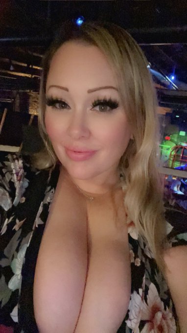 So everything is booked for New York Aug 18-20   Now I&rsquo;m going to get prepped to play&hellip;.  Tomorrow is<a href="/tag/victoriassecret"class="tags"><span>#victoriassecret</span></a><a href="/tag/mondays"class="tags"><span>#mondays</span></a><a href="/tag/mondaymotivation"class="tags"><span>#mondaymotivation</span></a>