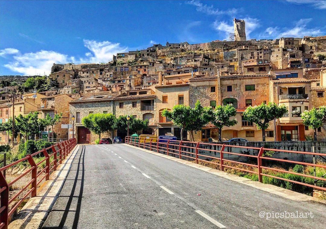 PostureigLleida's tweet image. Per despedir lo dimecres, retrat #Ponentinament esplèndid de #Guimerà de la @picsbalart, merci!