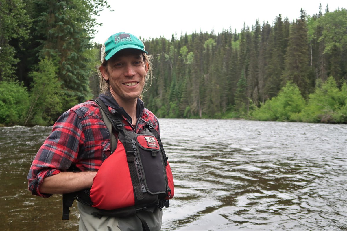 'Over the years, my group and I have aimed to bring clear and impactful science and its communication to environmental decision making and policy,' says @SFUBioSci prof @Jon_W_Moore. Meet our Science Outreach Award recipients: sfu.ca/science/news/2…