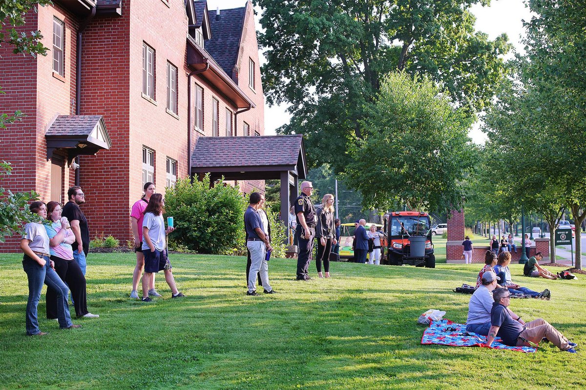 Allegheny College tweet media