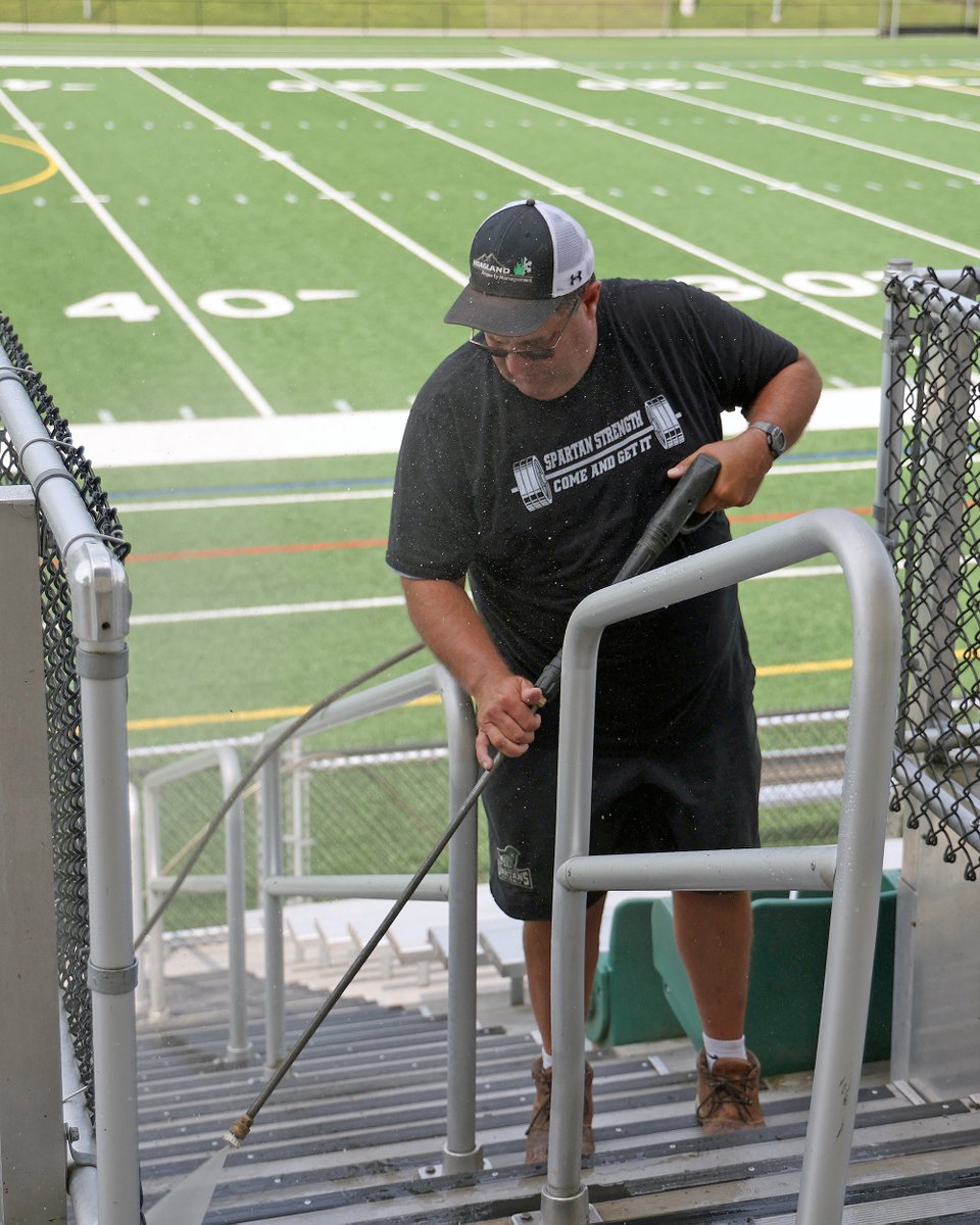 CastletonSports's tweet photo. Coaches and athletics staff members spent Wednesday giving some love to the Spartan Athletic Complex and Dave Wolk Stadium, refreshing the facilities ahead of student-athletes returning to campus in the coming days! #WeAreCastleton https://t.co/AHQEFLNqa9