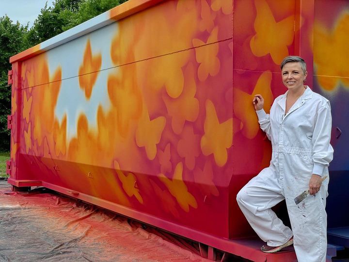 dallasculture's tweet image. 🦋MURALS ON THE MOVE
The Murals on the Move Project is a part of the Beautiful Communities Initiative, created to beautify Dallas neighborhoods by creating mobile artwork. Artist Breanna Cooke converted a roll-off container to be displayed at Community Clean-Ups and other events.