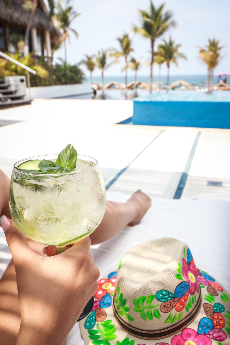 Tenemos la combinación perfecta para unos días relajados…”Tu bebida favorita + nuestras albercas” :D
Reserva tu próxima estancia vía WhatsApp ⬇️
walink.co/cc0804

#HotelesEmporio #ReviveTusSentidos #EmporioAcapulco