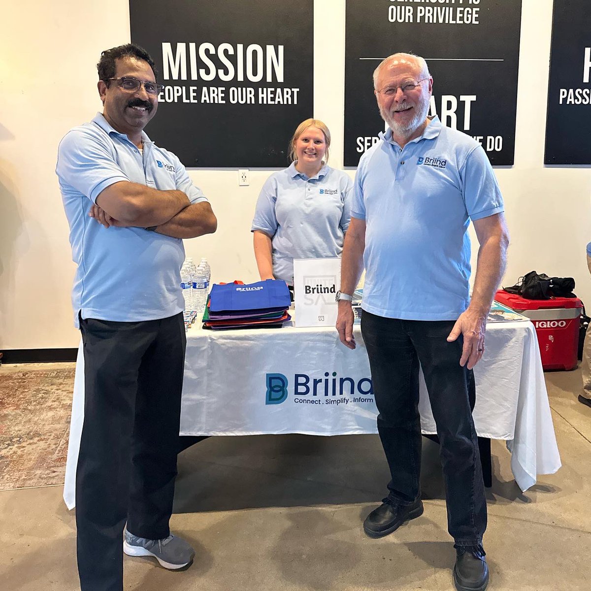 Briindsocials's tweet image. 🤝 Joined forces with awesome local businesses at UniteSA! 🎉 Our Briind team rocked the booth, shared swag, and spread those brand vibes. 🎈 Let&apos;s ride this wave of momentum into new horizons together. ✨ #BriindAtUniteSA #LocalBusinessLove #NetworkingNook