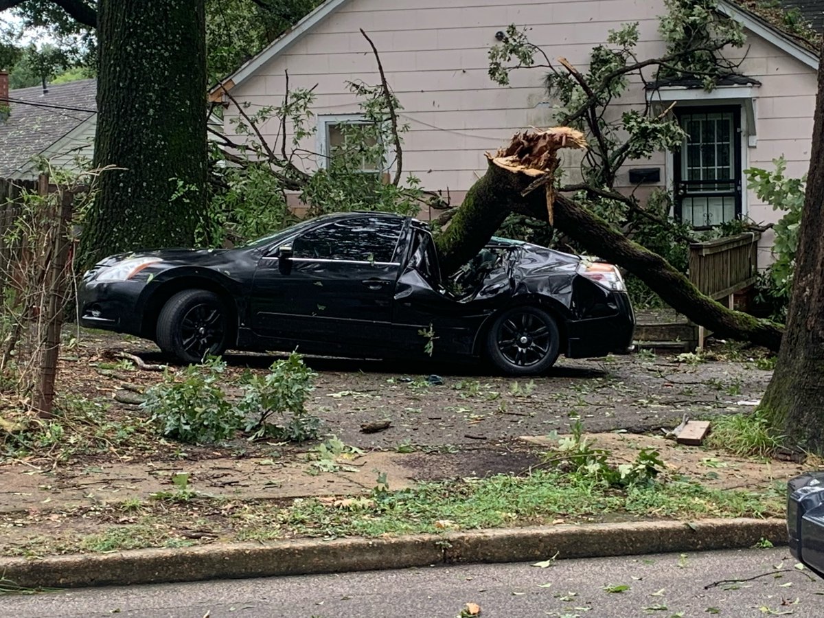 Ok WOW damage reports are coming in-this is from Sherwood Forest area <a href="/JackBilyeu/">Jack Bilyeu</a> will have more on the damage at 5 on <a href="/FOX13Memphis/">FOX13 Memphis</a>

For the latest on the forecast and the gallery of damages as we receive them-click here ➡️ 

fox13memphis.com/weather/anothe…?