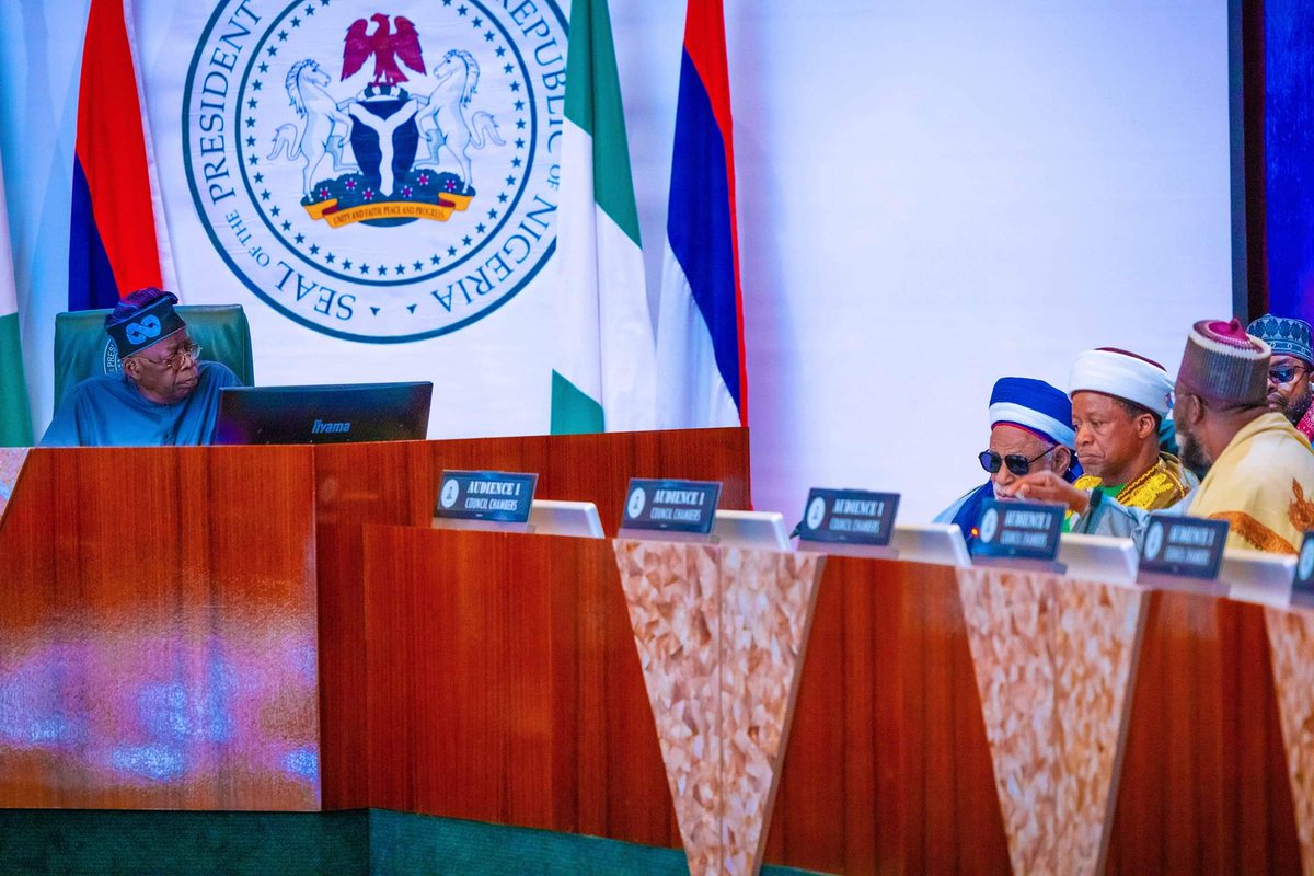 biyora1's tweet image. President Bola Ahmed Tinubu receives a delegation of Nigerian Muslim leaders led by Sheikh Dahiru Usman Bauchi, who were at the State House to consult with the President on the situation in Niger Republic

#VillaToday