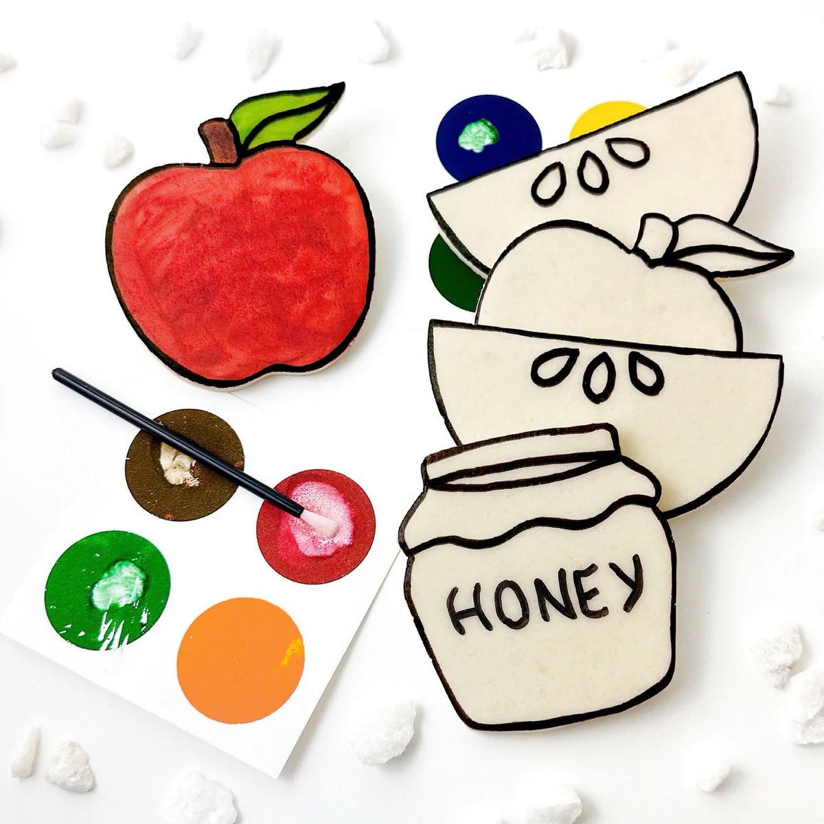 marzipops's tweet photo. Are you looking for a fun activity for kids and adults at the Rosh Hashanah dinner table? You found it! Our paint your own Rosh Hashanah marzipan tiles are fun and delicious! 🍎🍯🎨🖌️ Plus pre-order now to get ... https://t.co/sjEcUAzjMe