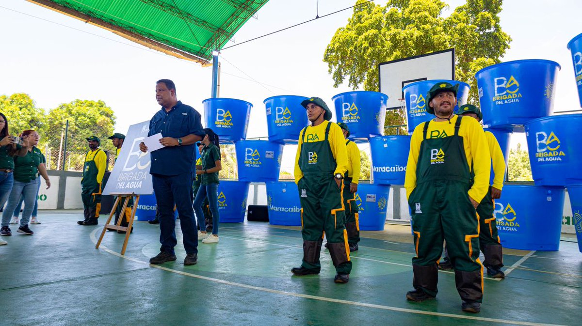 Protección Civil Maracaibo (@pcivilmcbo) on Twitter photo La #BrigadaDelAguaMcbo llegan a Maracaibo a través de <a href="/mcboalcaldia/">Alcaldía de Maracaibo</a> para brindar soluciones a los marabinos ante la crisis de abastecimiento de agua potable, aunque no sea una competencia municipal. La #BrigadaDelAguaMcbo llegan a Maracaibo a través de <a href="/mcboalcaldia/">Alcaldía de Maracaibo</a> para brindar soluciones a los marabinos ante la crisis de abastecimiento de agua potable, aunque no sea una competencia municipal.