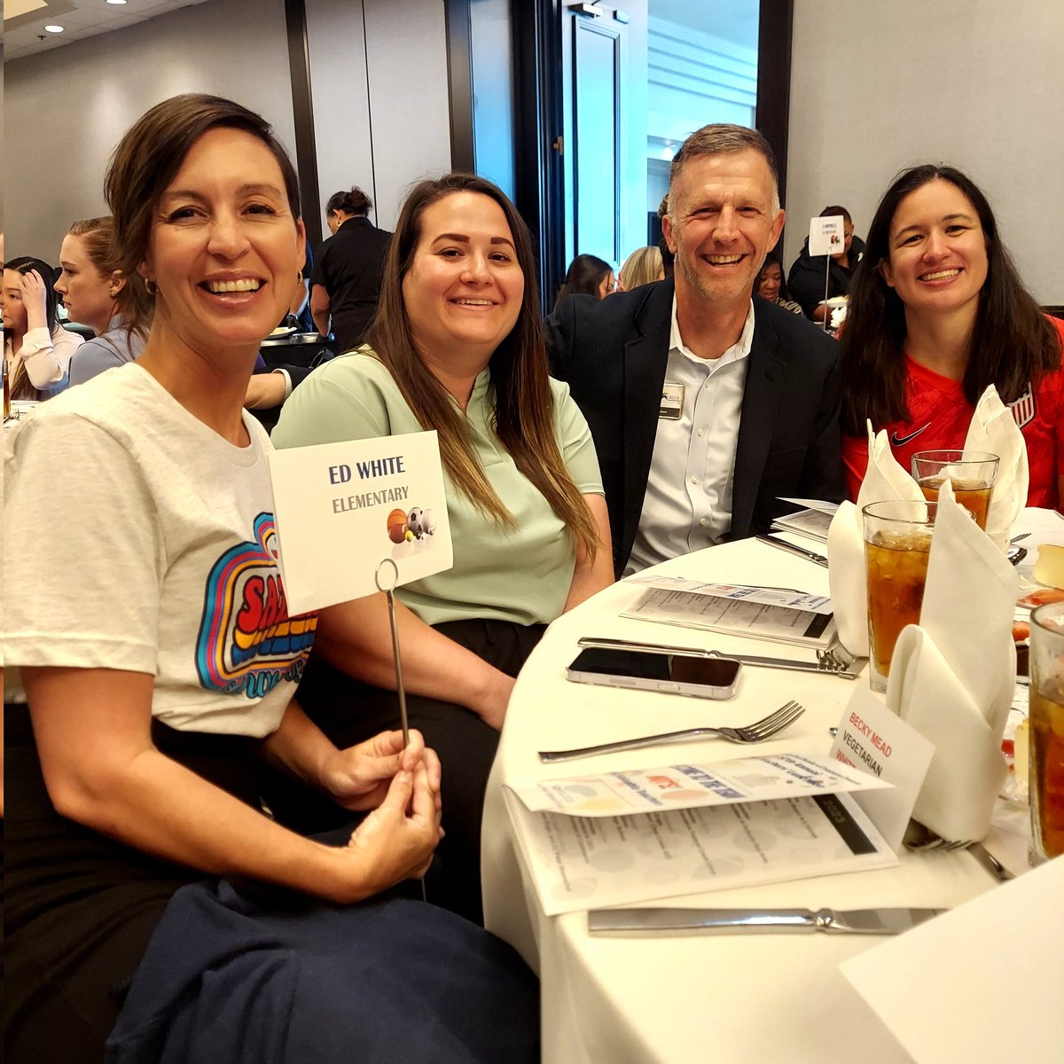 EdWhiteEstem's tweet image. Ed White ESTEM loves new teacher week! Thank you, Seabrook Rotary for sponsoring our table, Thank you Bay Area Chamber of Commerce and sponsors for hosting this exciting event. #ccisdmvt @EdWhiteEstem @ccisdlearns