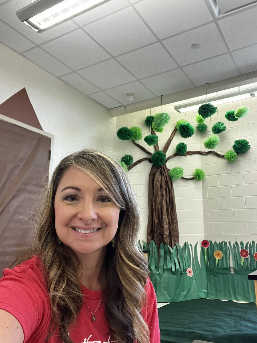 mrsbarkerDES's tweet photo. Year 20 @deerfieldlex1  is going to AWESOME! https://t.co/yhkJxSyvuq