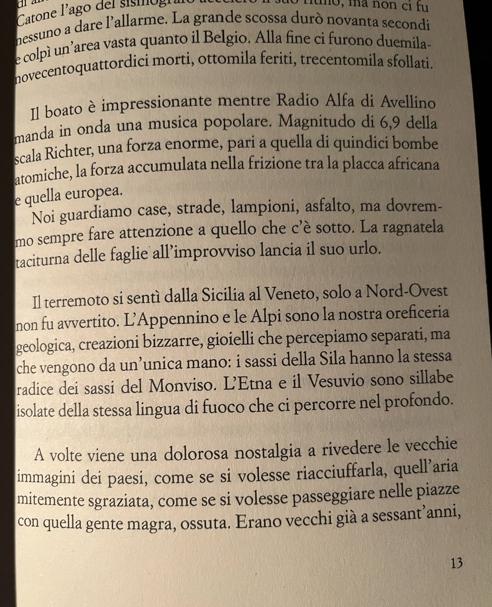 Eli_Ruffolo's tweet photo. Dovremmo sempre fare attenzione a quello che c’è sotto. 

Lettera a chi non c’era. Parole dalle terre mosse. 
Franco Arminio - @libribompiani https://t.co/MAVmcLLL2i