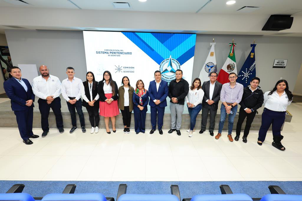 cespq_qro's tweet photo. En seguimiento al interés de las autoridades de Tlaxcala por replicar buenas prácticas del Sistema Penitenciario de Querétaro, nuevamente nos visitó una comitiva, encabezada por la Gobernadora @LorenaCuellar y parte de su equipo de salud, infraestructura y seguridad… (1/2) https://t.co/ZQ6wcksEgh