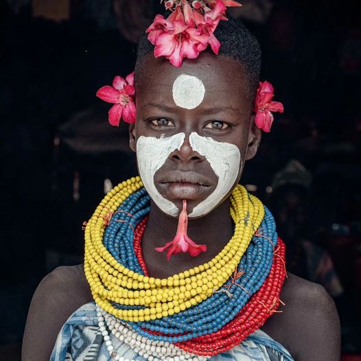 Karo / Kara tribe, Omo Valley, Ethiopia.
📷 @biljana.jurukovski.photography
#Ethiopia #OmoValley #karotribe 
linkedin.com/posts/dawit-ar…
