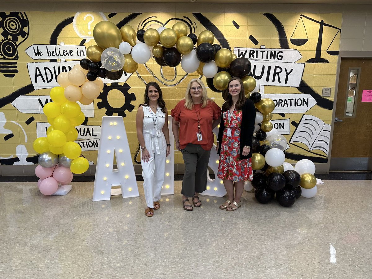 Mrs_MHobbs's tweet photo. First Day of School!! 😍🍎 #firstdayACS #oneAthens @AthensALSchools https://t.co/C6qk7K5G19