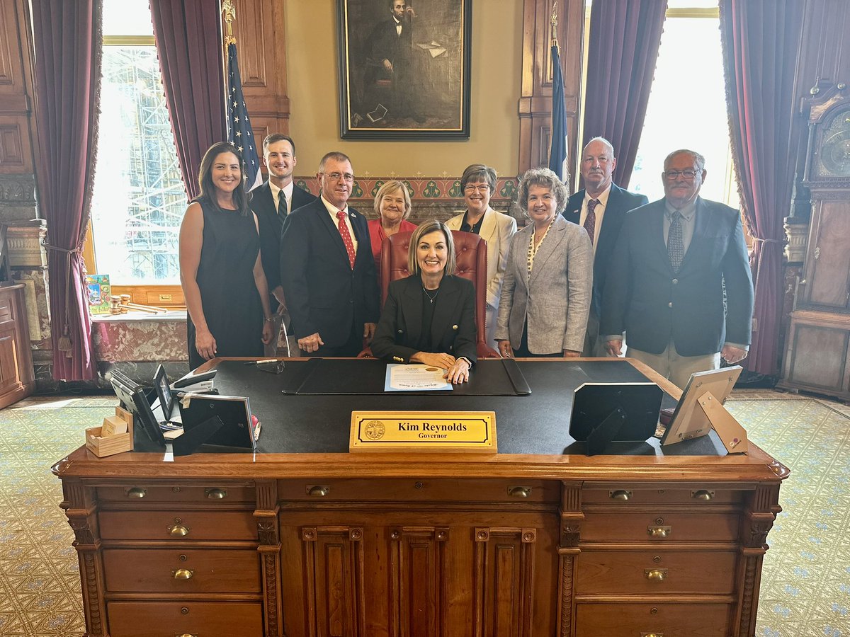 Gov. Kim Reynolds tweet media