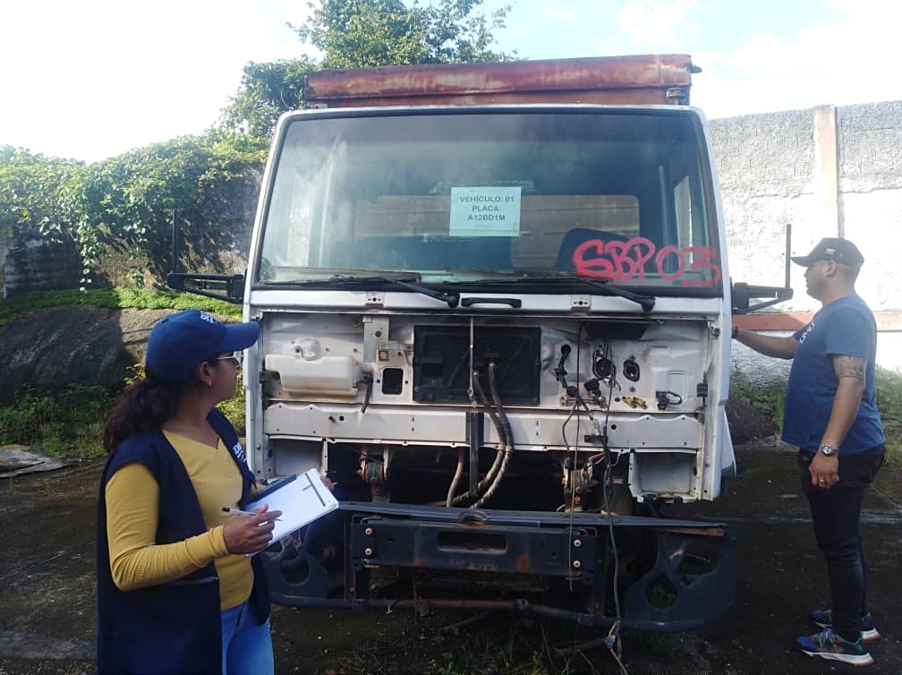 MercalOficial's tweet photo. #Amazonas|| Visita de la comisión integrada por la SUDEBIP, CORPOEX, en compañía de @MercalOficial en la entidad, para verificar flota vehícular en proceso de desincorporación.
#14AñosDeAmorTricolor https://t.co/H33RZYSJax