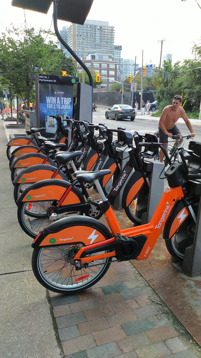 mjrichardson_to's tweet photo. Easy 10 KM afternoon #Ebike ⚡🚲 trip from Foundry block at Lansdowne & Davenport down to the @DistilleryTO district at Mill & Parliament via @BikeShareTO.
Faster, cleaner, cheaper -- and more dependable than TTC or Uber when crossing #TOCore... plus easy, free parking docks..! https://t.co/5hlqDpXN7m