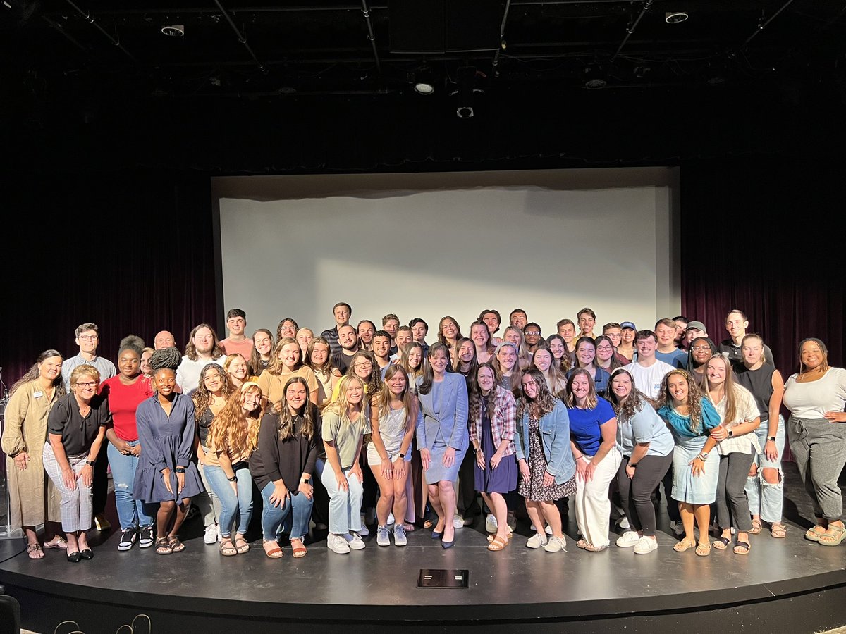 McQueenCandice's tweet photo. Enjoyed spending time with @lipscomb resident assistants (RAs) today. They have a tremendous impact as they pour into the lives of our π residential students. Looking forward to our students returning soon and to the start of a great year! π #ResLife #PouredOut https://t.co/GsFLmiAgYW