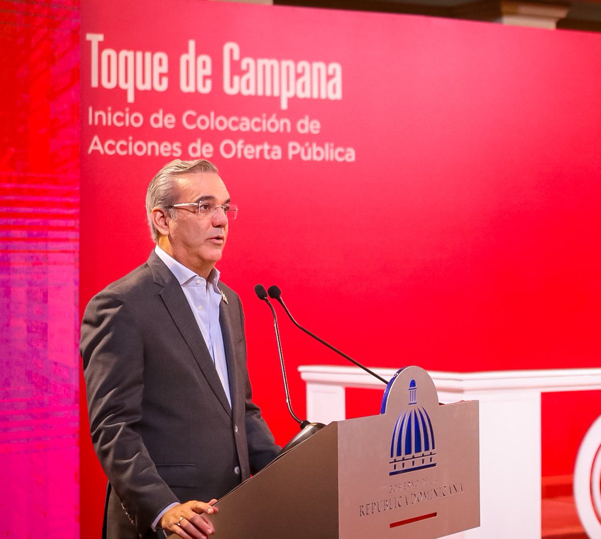 El presidente <a href="/luisabinader/">Luis Abinader</a> dio el campanazo en el Palacio Nacional, símbolo tradicional que anuncia el inicio de esta emocionante etapa en el mercado de valores. 

#CésarIglesias #simv #EmisionesDeAcciones
#Elmercadonosune #ToquedecampanaCISA #PrimerlPORD #AccionesEnBolsaRD