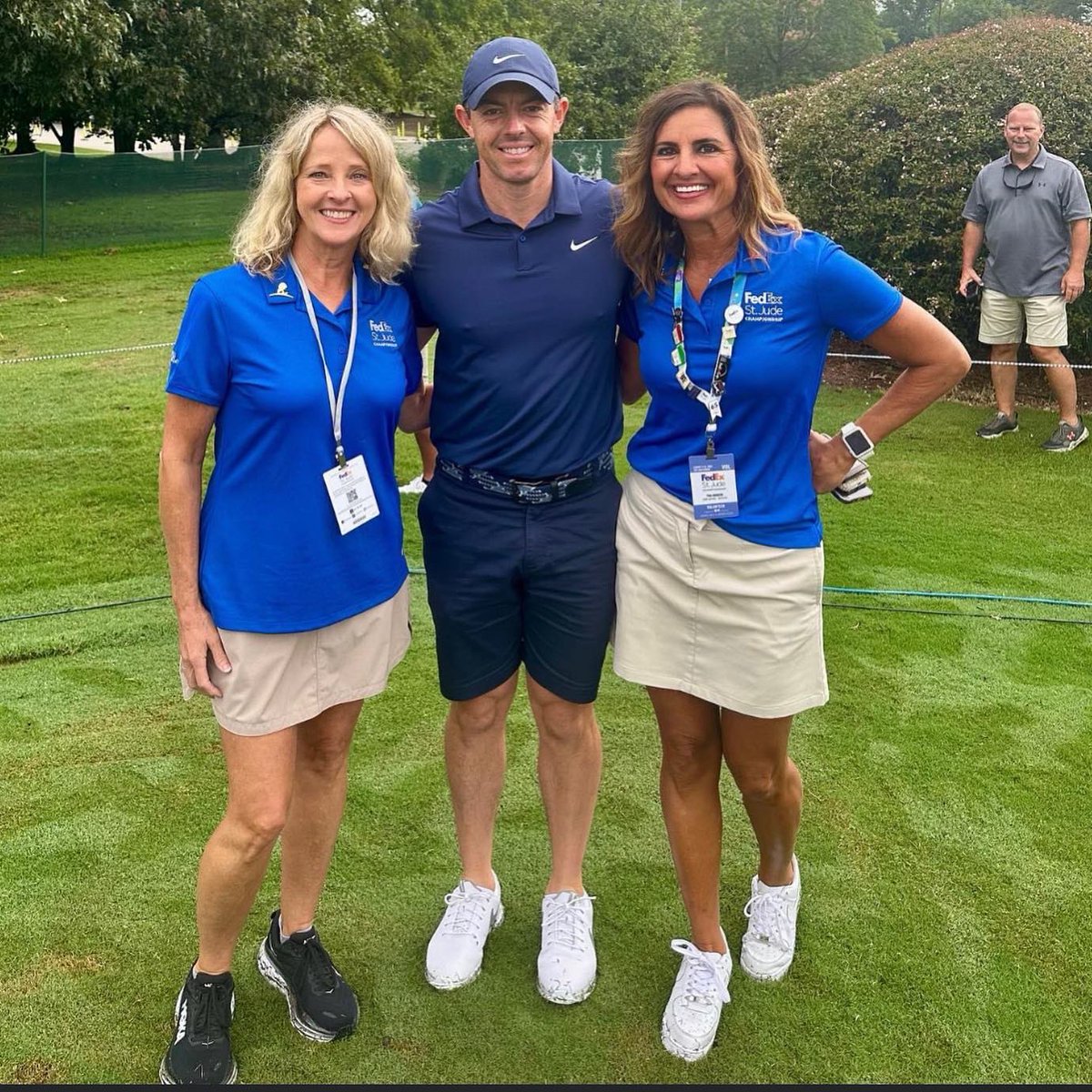 TheTinaRodgers's tweet photo. Pro Am day at the @FedExChamp with @McIlroyRory @bobbybonesshow @JonRahmpga @StJude 

54 total on 2 tee box every year for Linda and I!  If you need me, you’ll find me daily spotting on 2Tee!

#forthekids #fesjc @FedEx https://t.co/YmXXj3X4Bq