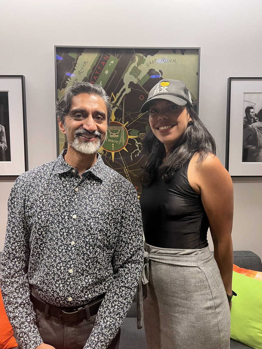 akitw33ts's tweet photo. Had a blast producing an @AllOfItWNYC segment about the Bronx with my @newmarkjschool classmate and Bronx food writer @et_rodriguez_ :) She’s a natural! @newmarkjschool gang strong 💪 https://t.co/HCFbWxCFgy