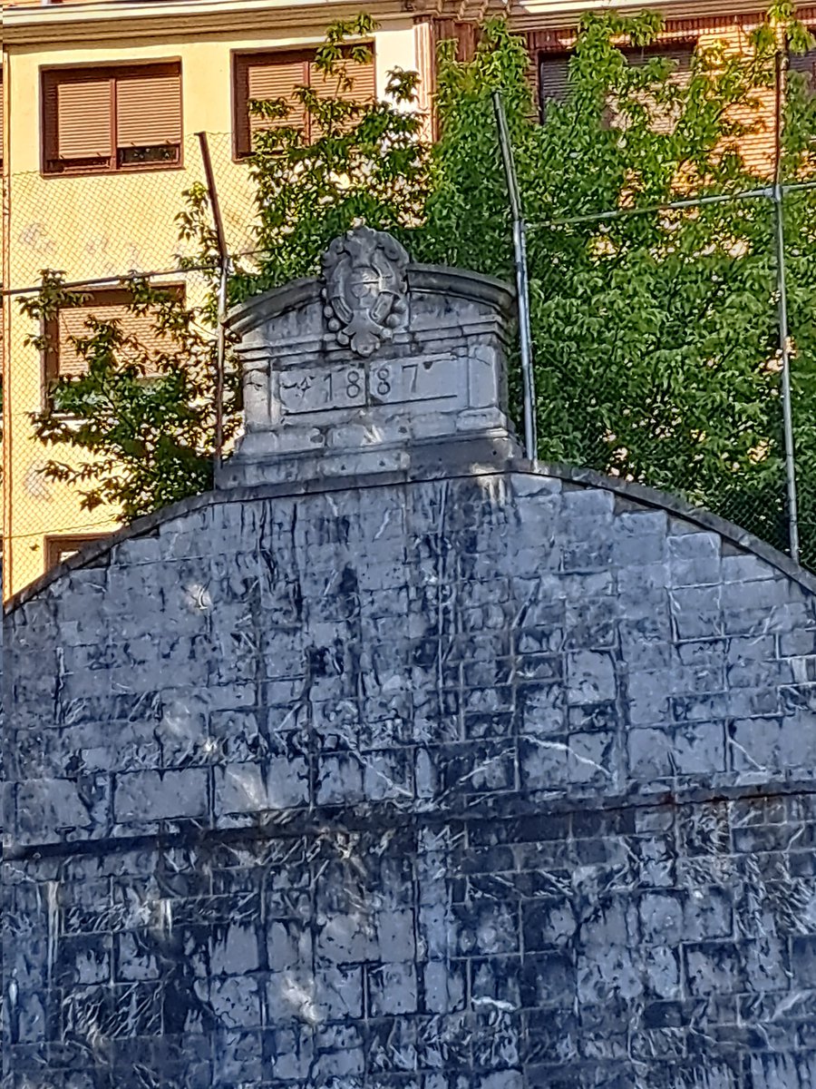 Sublym sport- &amp; hingplak: Skitterende ferdjippe keatskathedraal út 1887 (!) yn it hert fan Bilbao @ Freuledei <a href="/WommelsNL/">Website Wommels.nl</a>