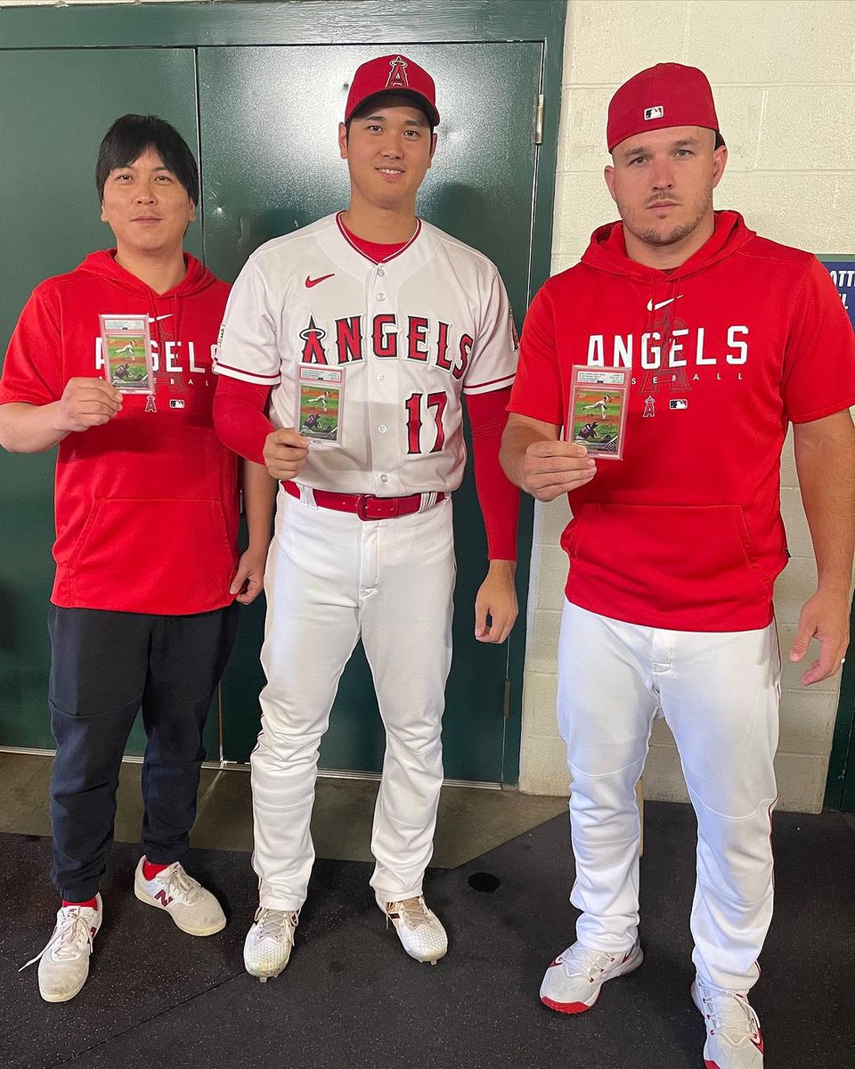 Topps tweet media