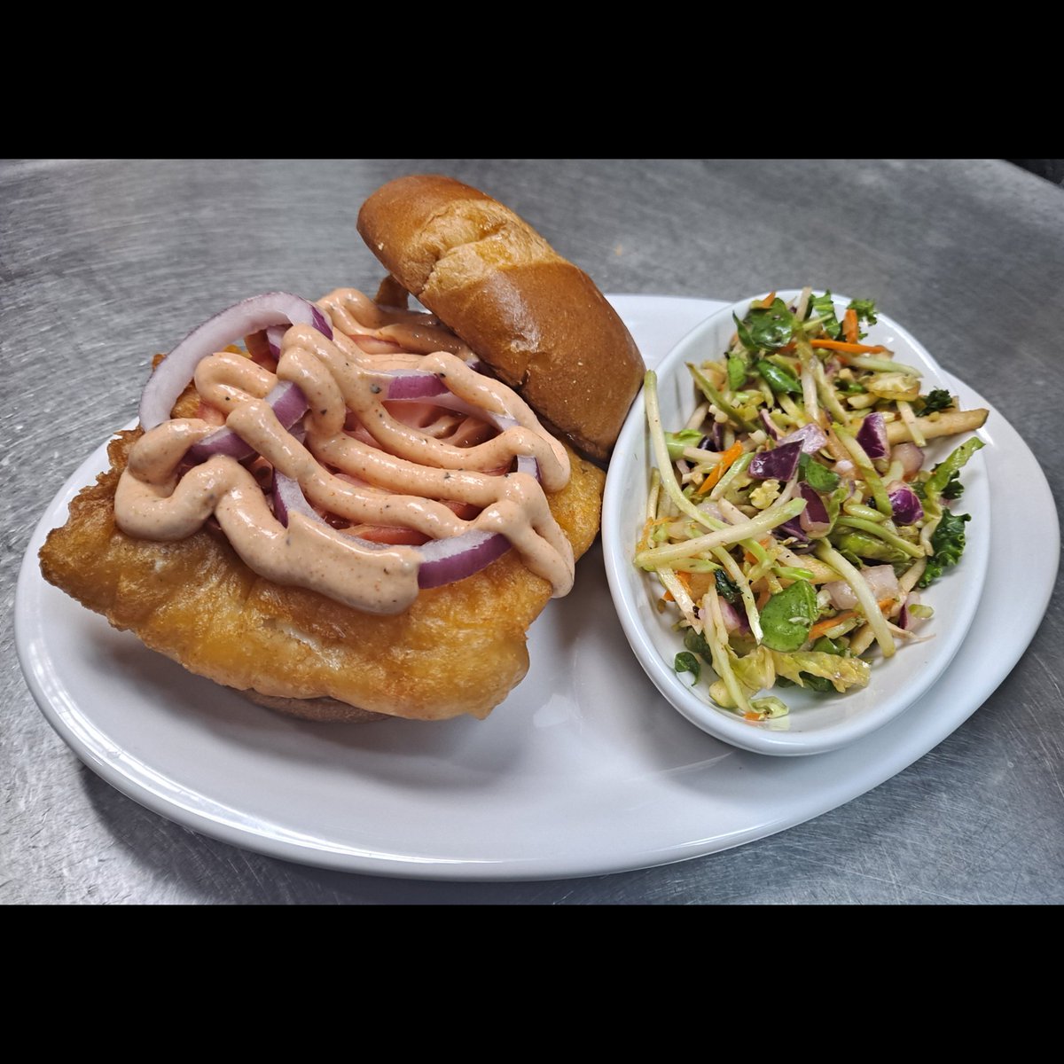 TritonBrewing's tweet image. Weekly food special - Atlantic Cod Sammie! 
Fresh from Triton’s Ocean Realm, the #AtlanticCod can be ordered grilled w/Cajun seasoning, or deep fried, &amp;amp; served with vine-ripened tomato, red onion, and our remoulade sauce. The sandwich comes with a side item of your choice.